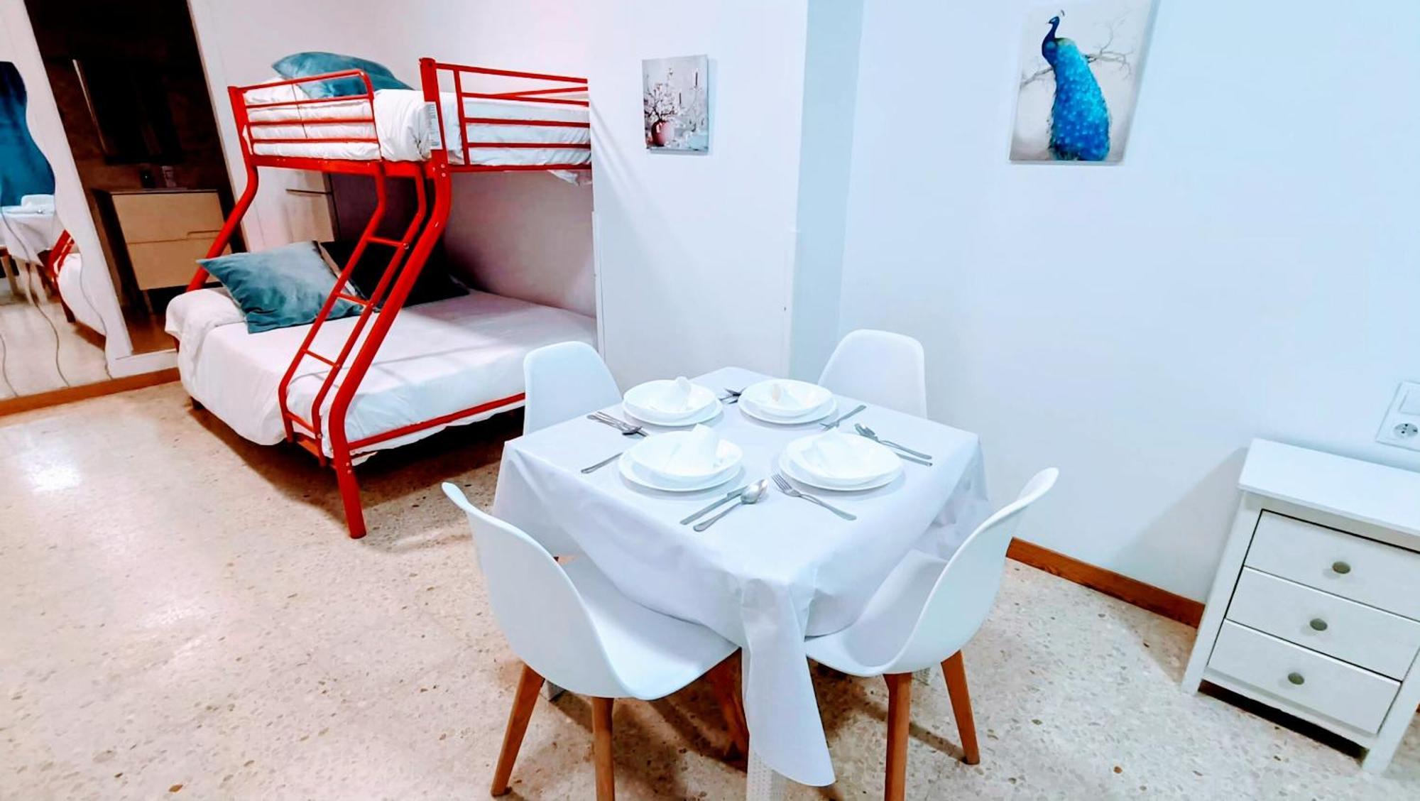 Hostal Estudios บาดาโลนา ภายนอก รูปภาพ