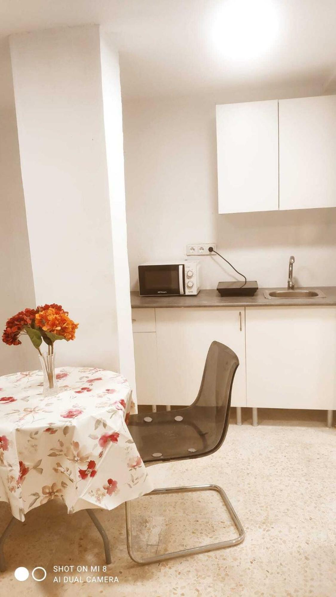 Hostal Estudios บาดาโลนา ภายนอก รูปภาพ