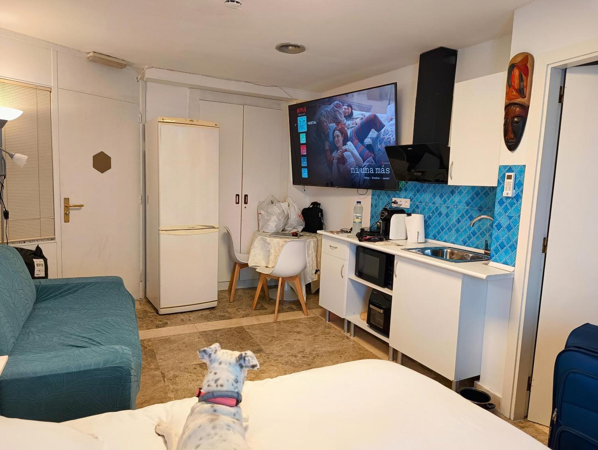 Hostal Estudios บาดาโลนา ภายนอก รูปภาพ